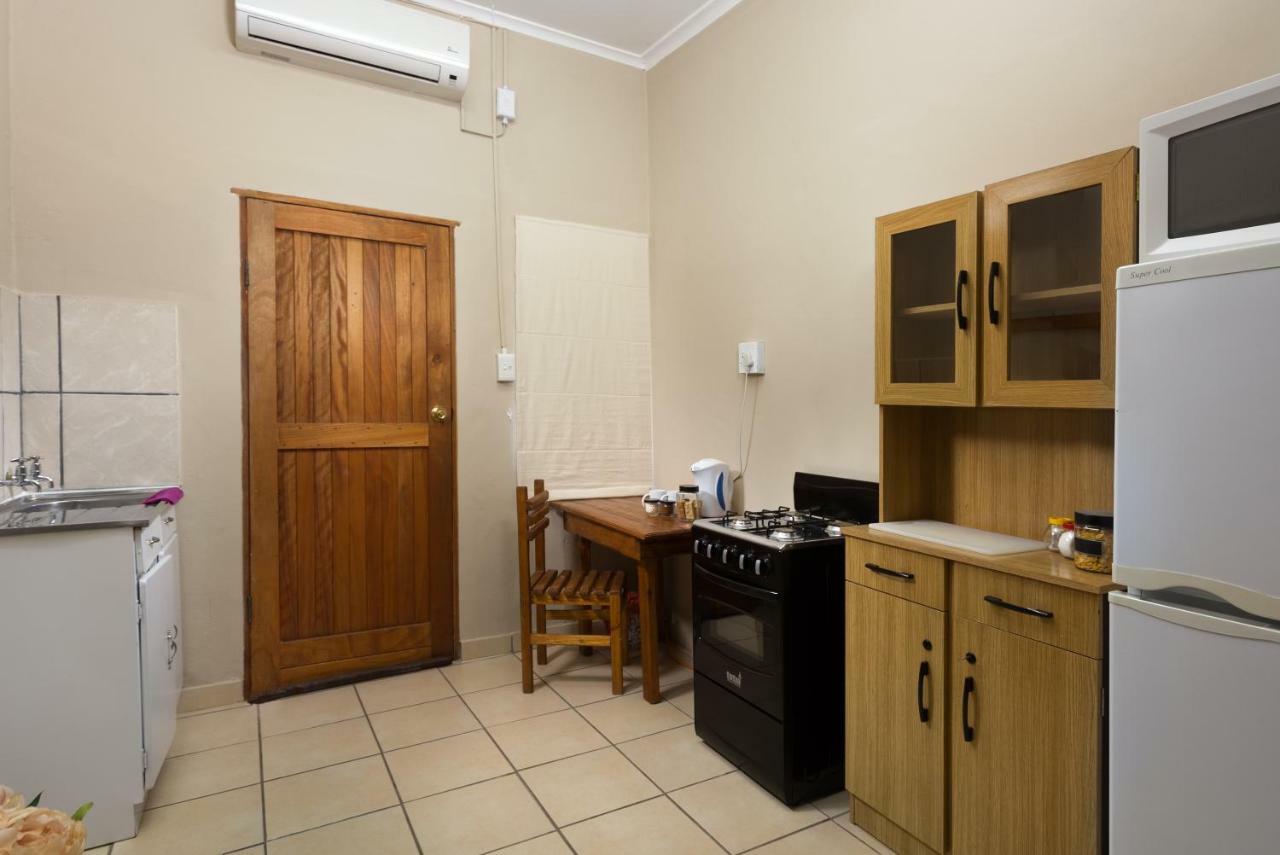 La La DaThel Guesthouse Colesberg Extérieur photo