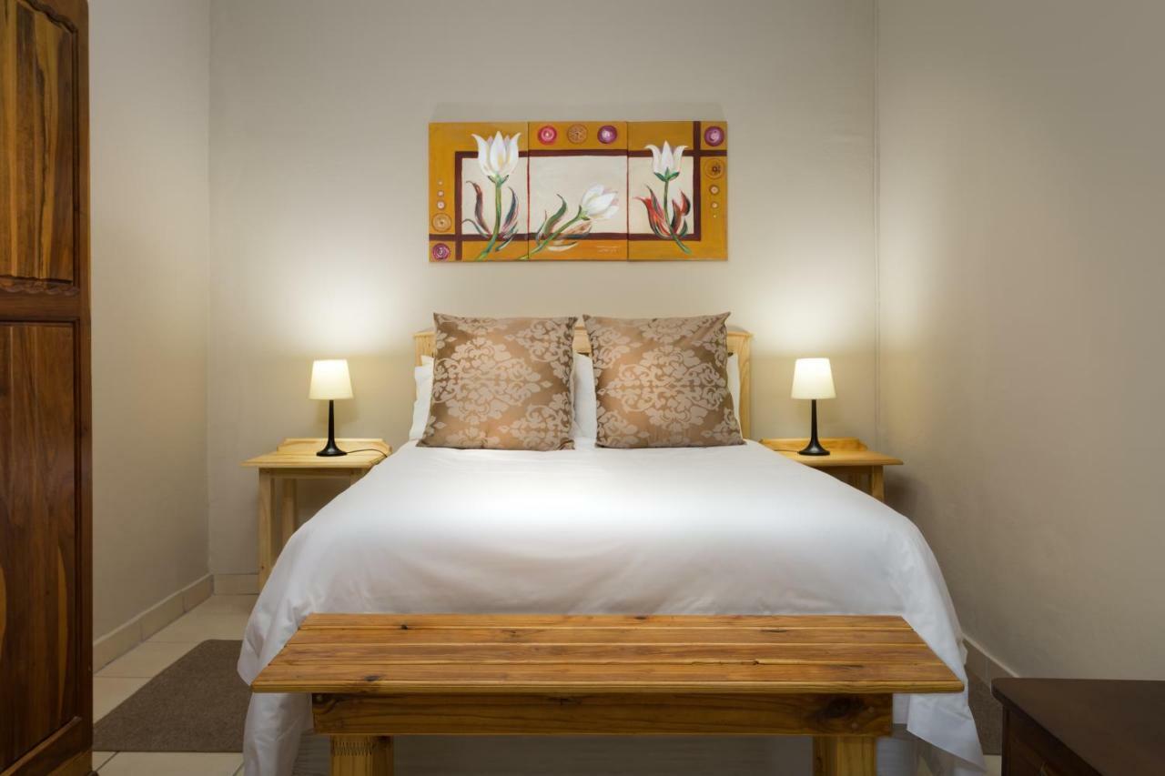 La La DaThel Guesthouse Colesberg Extérieur photo