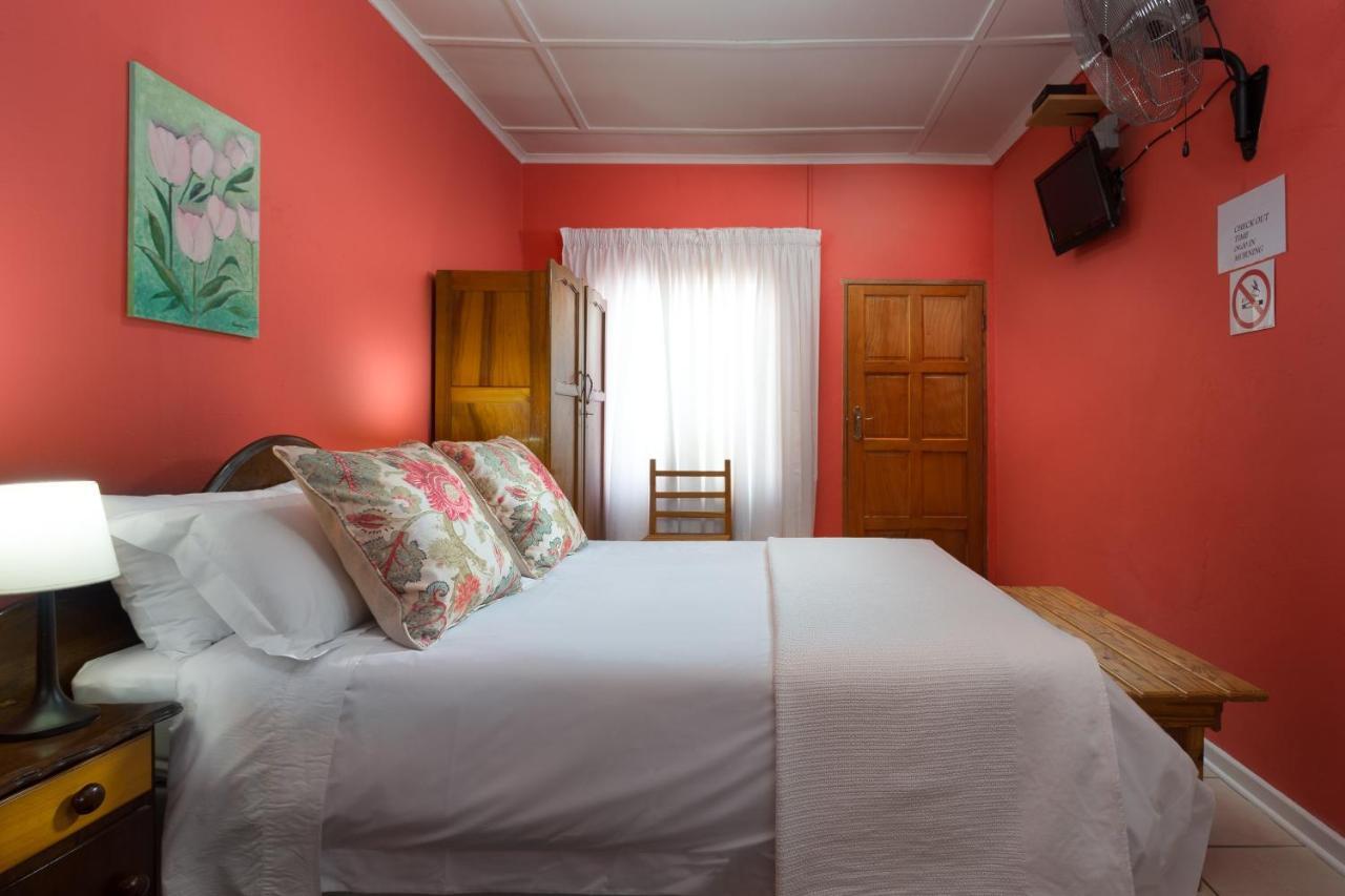 La La DaThel Guesthouse Colesberg Extérieur photo